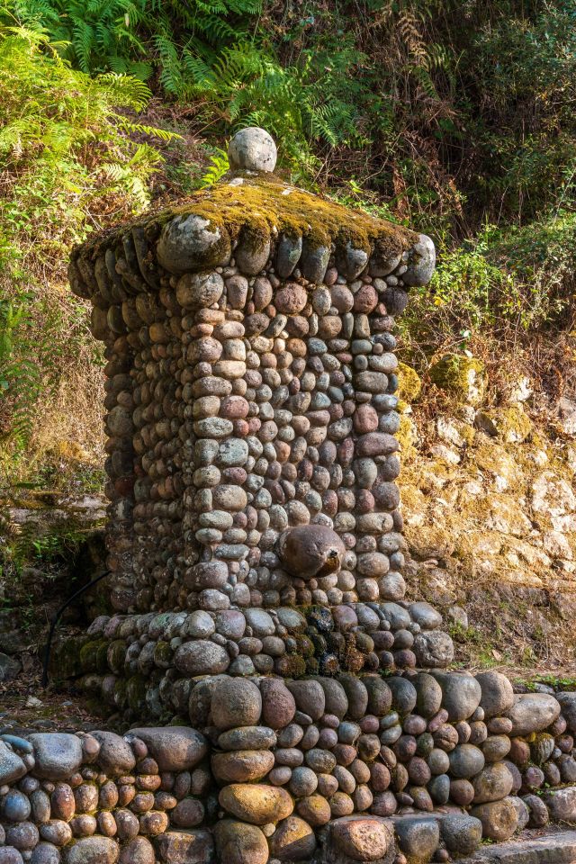 Fontaine de Castagna, route de Piana